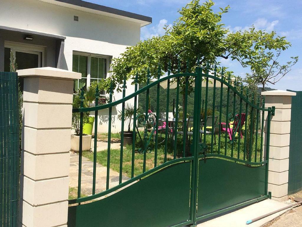 Villa Maison Blanche Tulle 1 A 4 Personnes Exterior foto